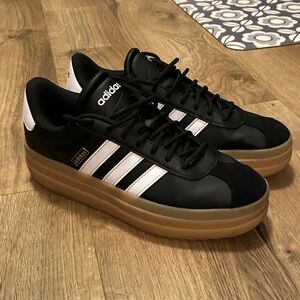 Platform Adidas